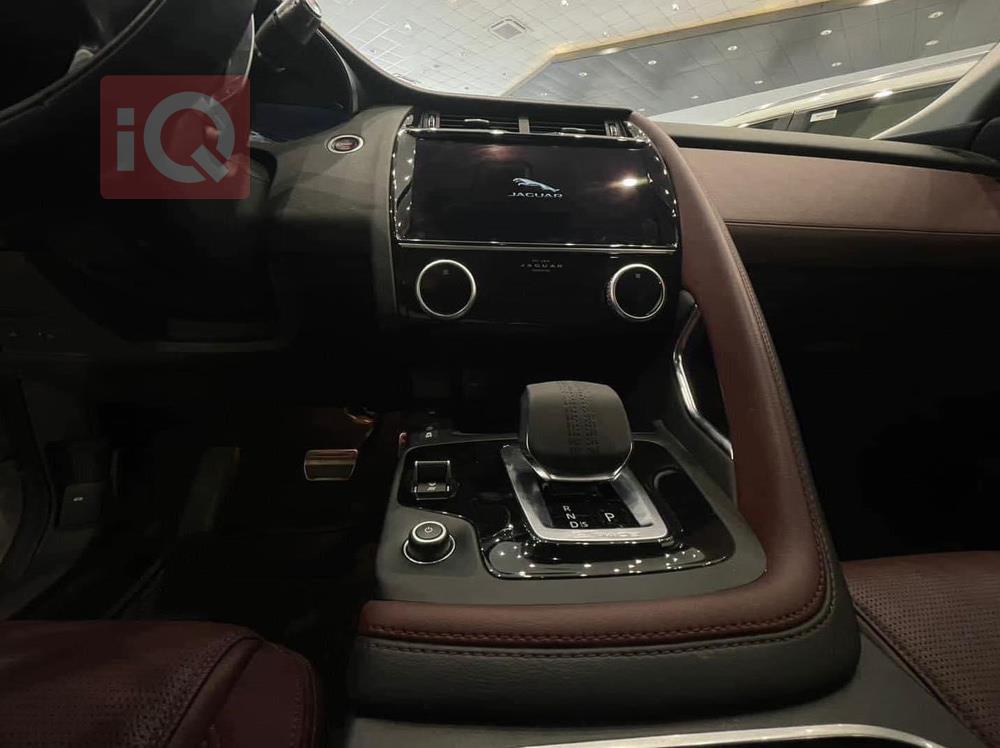 جاگوار E-Pace